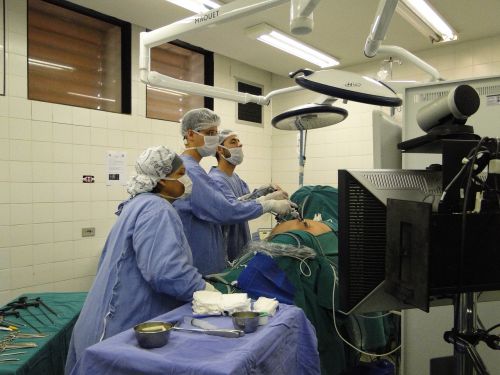 surgery nephrectomy laparoscopy