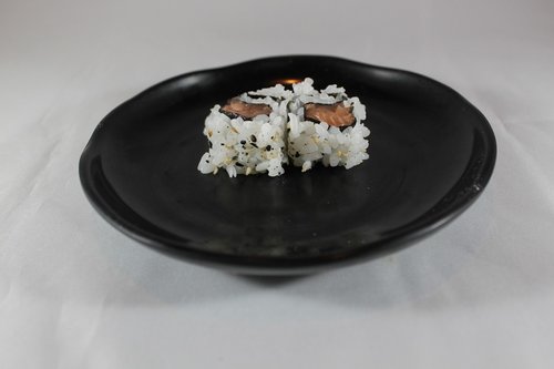 sushi  uramaki  japanese food