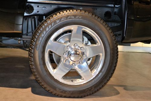 suv rear tire goodyear tire range rover