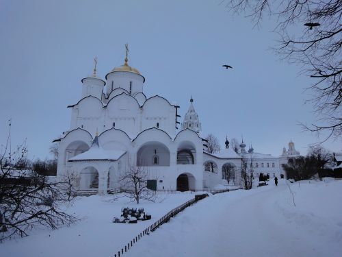 suzdal winter temple