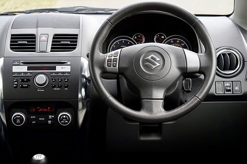 suzuki sx4  car  auto