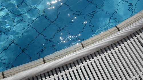 swimming pool  beck edge  water