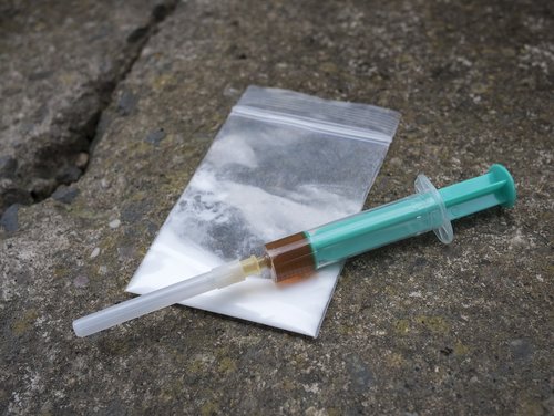 syringe  drugs  drug