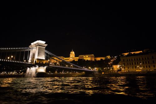 széchenyi chain bridge buda castle danube river