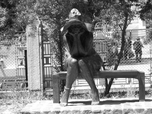 szeged hungary statue hat girl