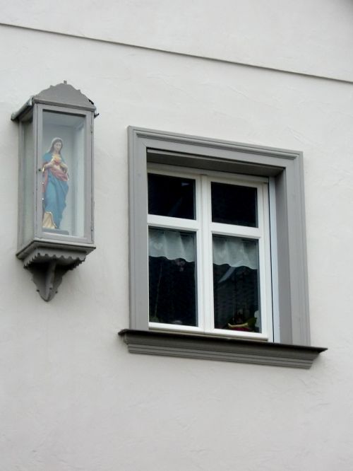 tabernacle statue window