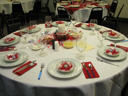 table setting red