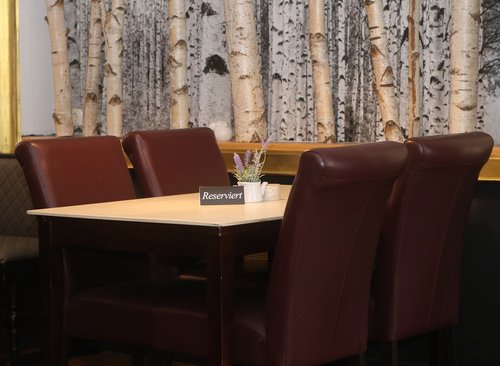 table  restaurant  birch
