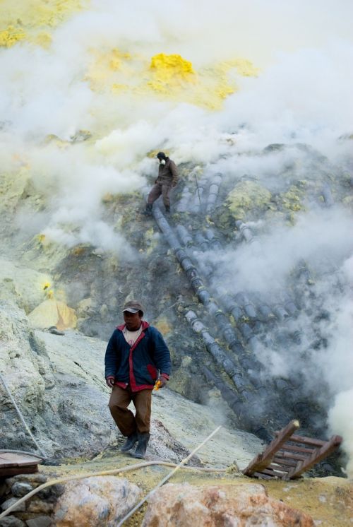 sulfur work volcano
