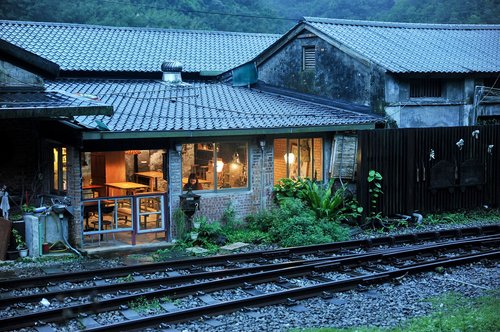 taiwan  cafe  train