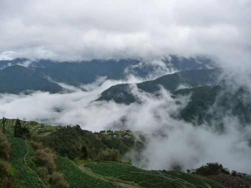 taiwan guanwushan clouds