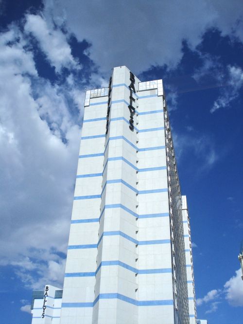 tall building hotel las vegas