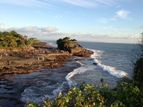 tanah lot bali ocean