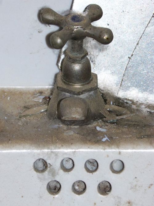 tap sink detail