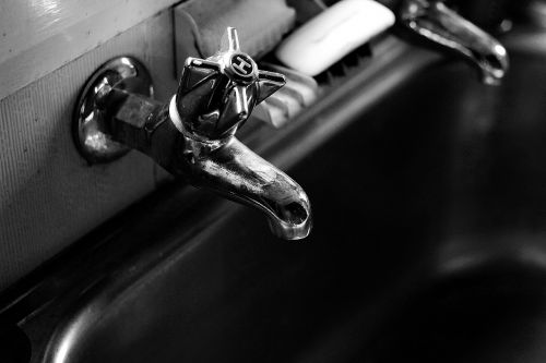 tap hot water faucet