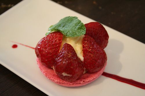 tart strawberry dessert