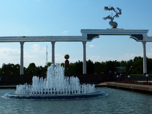 tashkent independence square monument