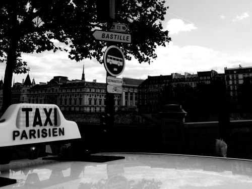 taxi teaches paris