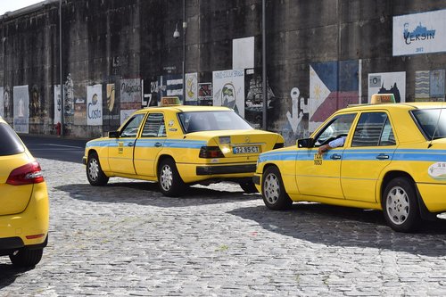 taxi  auto  yellow