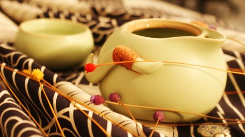 tea set antiquity warm colors