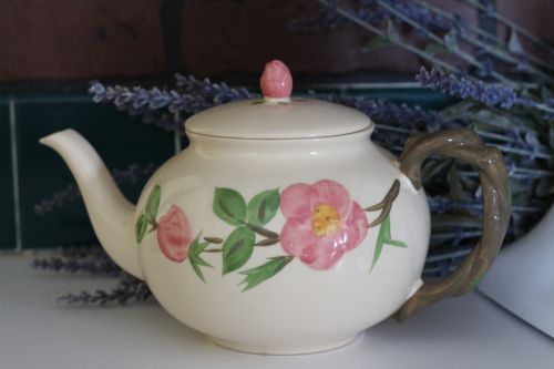 teapot china flower