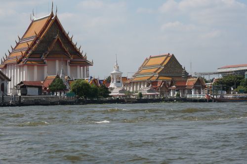 temple river thailand