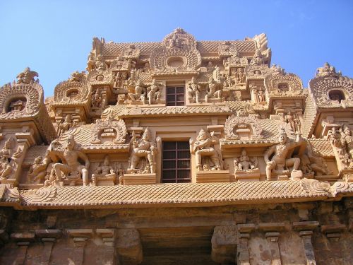 temple brihadeeswara gopuram