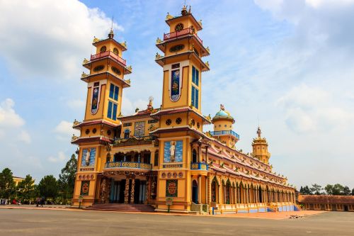 the temple vietnam the city