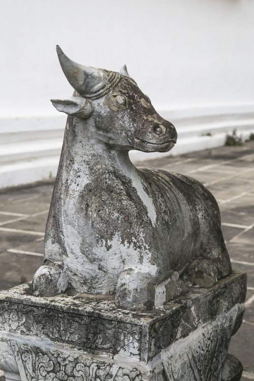 temple statue historic