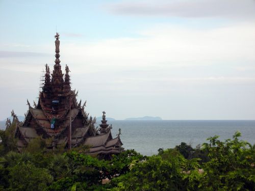 temple ocean thailand