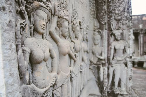 temple sculptures cambodia