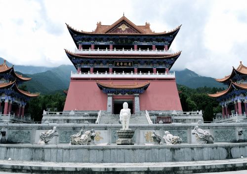 temple china in yunnan province