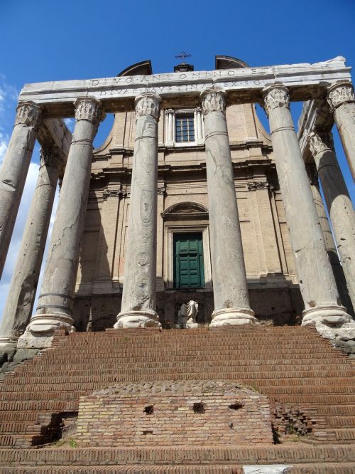 temple rome antique