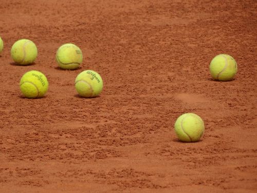 tennis balls space