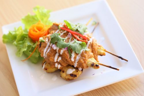 thai food satay chicken skewer