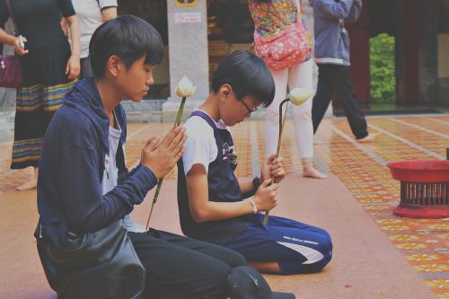 thailand temple kids