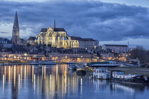 the blue hour auxerre port