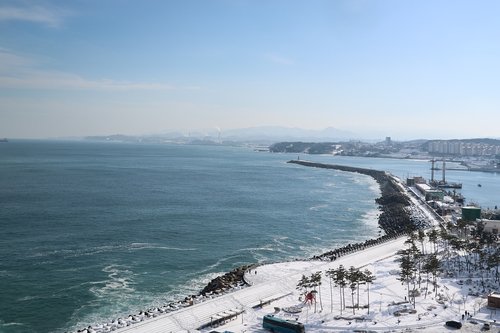 the body of water  sea  coast