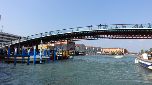 the body of water  bridge  travel