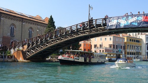 the body of water  travel  bridge