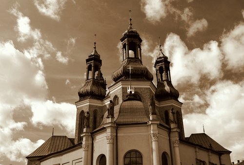 the cathedral  poznan  architecture