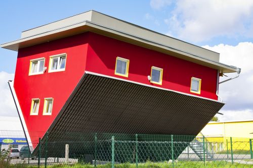 the house on the roof red places of interest