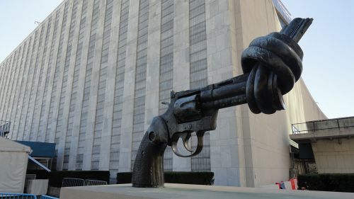 the knotted gun sculpture non-violence