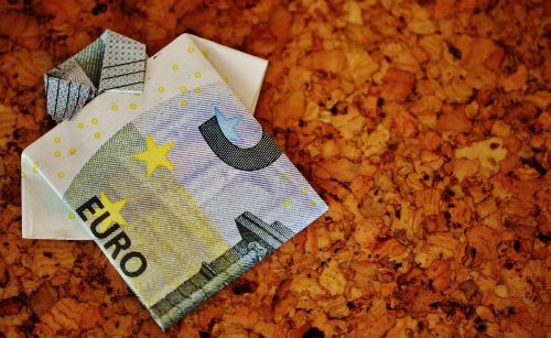 the last shirt dollar bill 5 euro