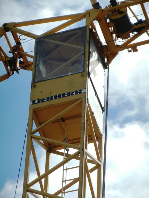 the lift scaffolding machine