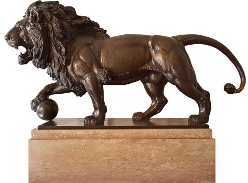 the lion statue