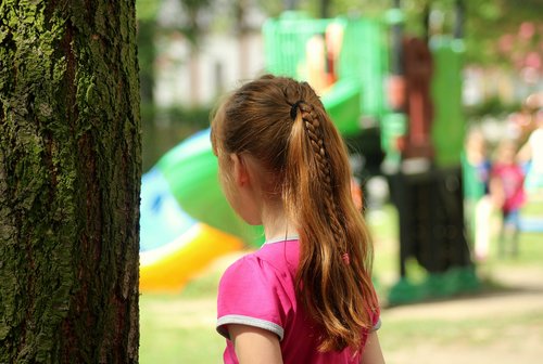 the little girl  childhood  the lonely