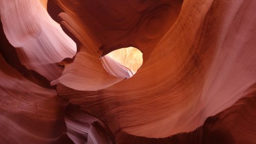 the lower antelope canyon