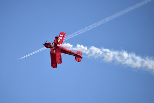 the plane  biplane  stunts