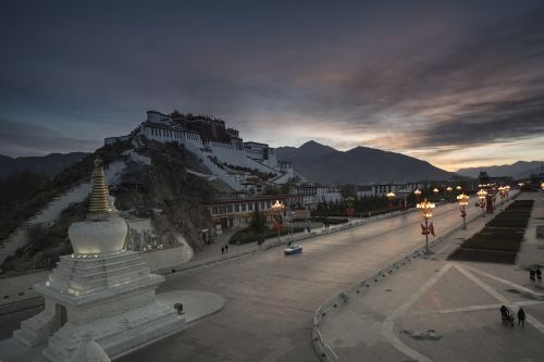 the potala palace twilight the scenery